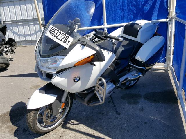 WB10388039ZT14726 - 2009 BMW R1200 RT WHITE photo 2