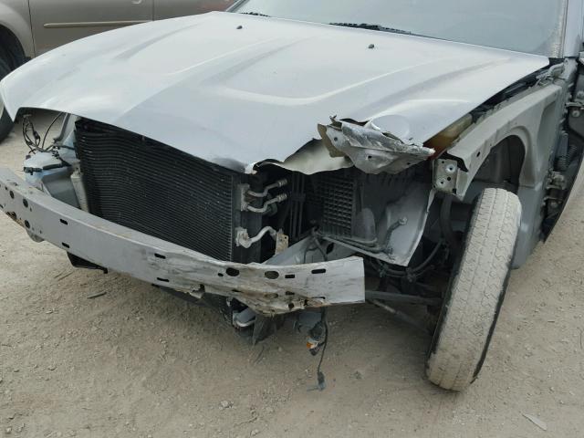 2B3CL3CG6BH569353 - 2011 DODGE CHARGER SILVER photo 9