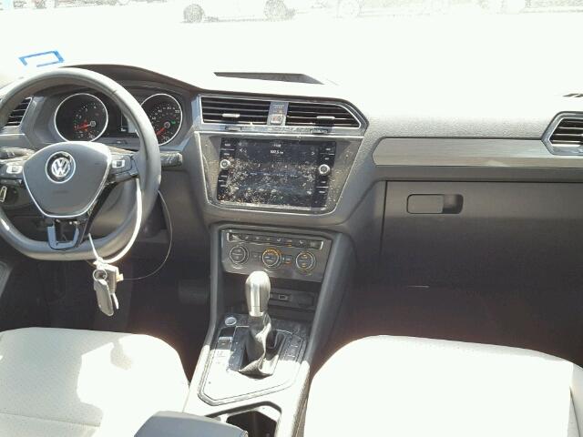 3VV3B7AX2JM039183 - 2018 VOLKSWAGEN TIGUAN SE BLACK photo 9