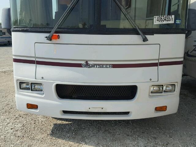 5B4KP57G123340057 - 2002 WORKHORSE CUSTOM CHASSIS MOTORHOME WHITE photo 7