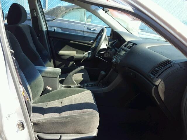 1HGCM56195A186476 - 2005 HONDA ACCORD DX SILVER photo 5