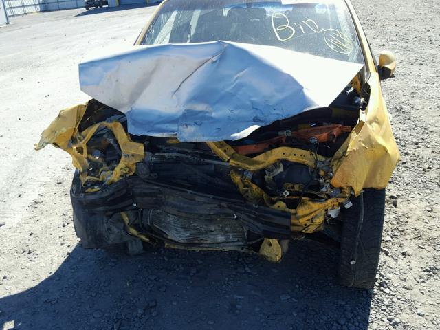 KL1TD62685B442047 - 2005 CHEVROLET AVEO BASE Żółty zdjęcie 9