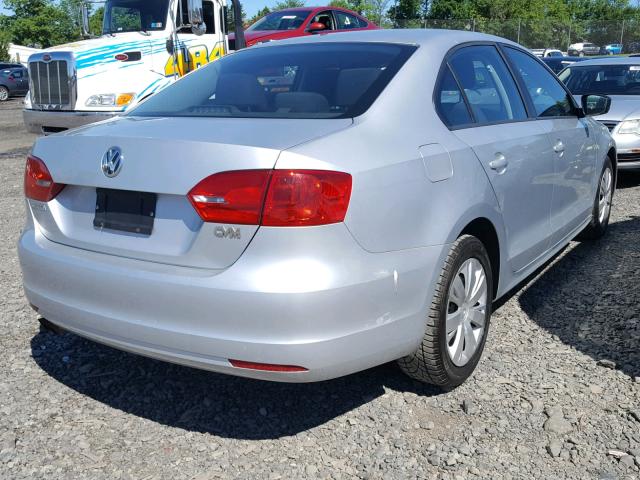 3VW2K7AJ0BM075409 - 2011 VOLKSWAGEN JETTA BASE 银色 照片 4