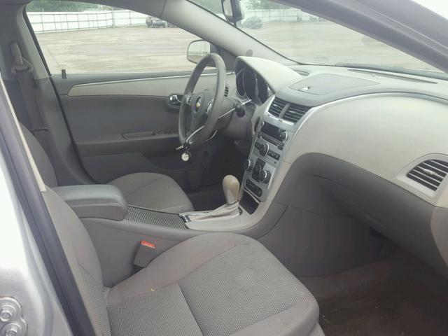 1G1ZB5EB4AF253306 - 2010 CHEVROLET MALIBU LS ვერცხლისფერი ფოტო 5