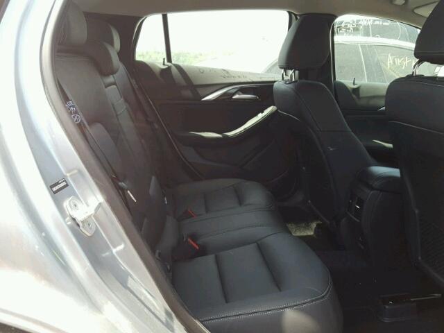 SJKCH5CP6JA058795 - 2018 INFINITI QX30 BASE RED photo 6