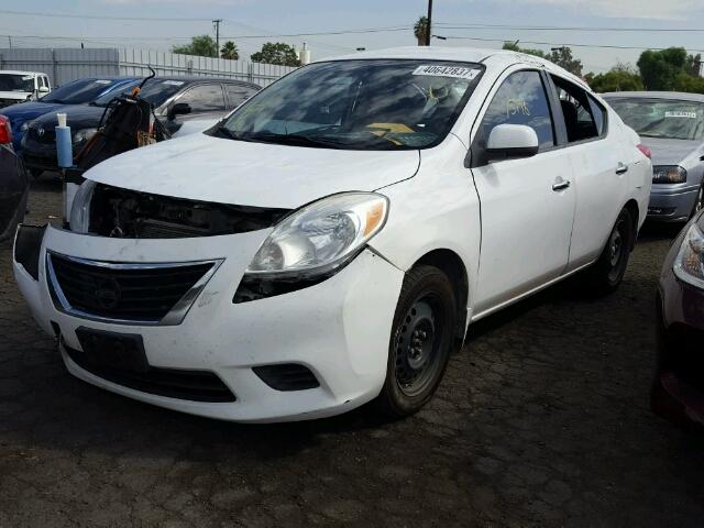 3N1CN7AP7CL839026 - 2012 NISSAN VERSA S WHITE photo 2