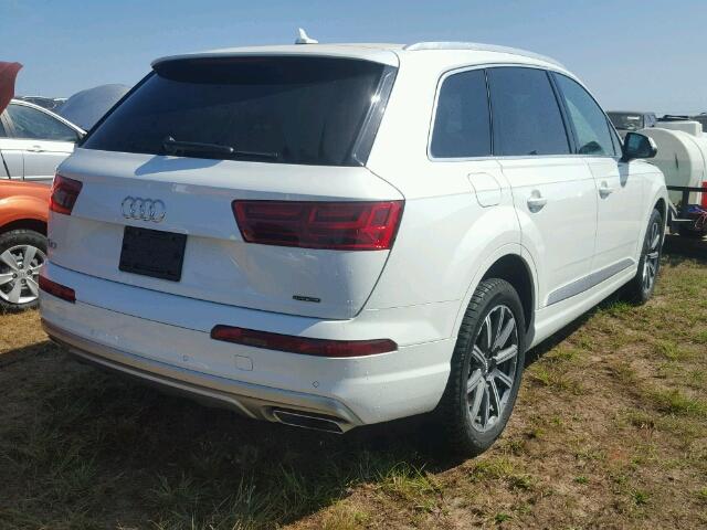 WA1LHAF74HD044372 - 2017 AUDI Q7 PREMIUM WHITE photo 4