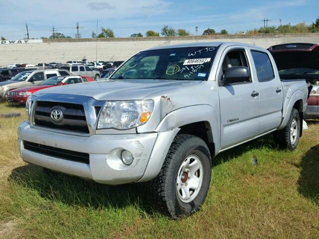 3TMJU62NX9M083662 - 2009 TOYOTA TACOMA DOU SILVER photo 2