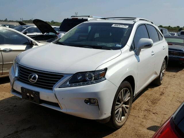 2T2ZK1BA5DC087379 - 2013 LEXUS RX WHITE photo 2