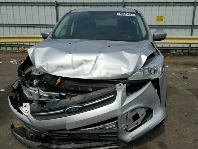 1FMCU0G91EUB33772 - 2014 FORD ESCAPE SE GRAY photo 9