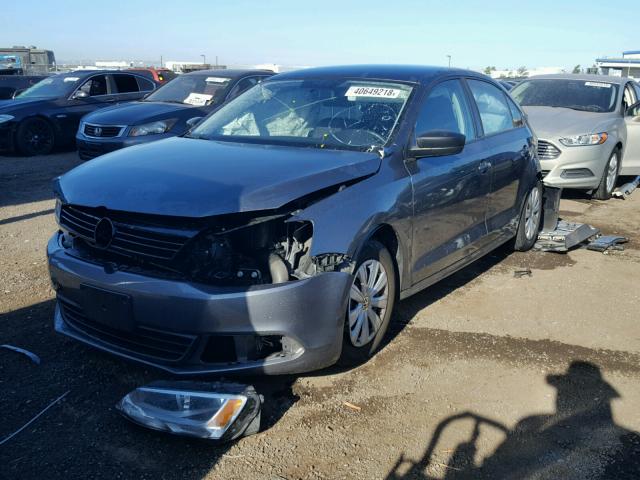 3VW2K7AJ7EM214598 - 2014 VOLKSWAGEN JETTA BASE 灰色 照片 2