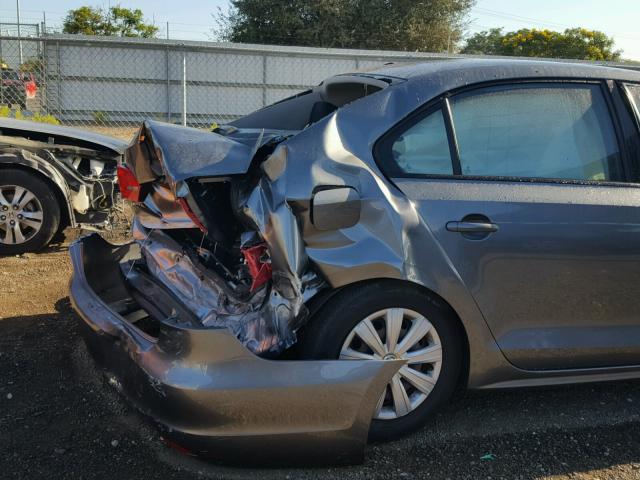 3VW2K7AJ7EM214598 - 2014 VOLKSWAGEN JETTA BASE 灰色 照片 9