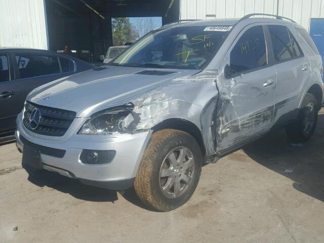 4JGBB86E26A007020 - 2006 MERCEDES-BENZ ML 350 SILVER photo 2