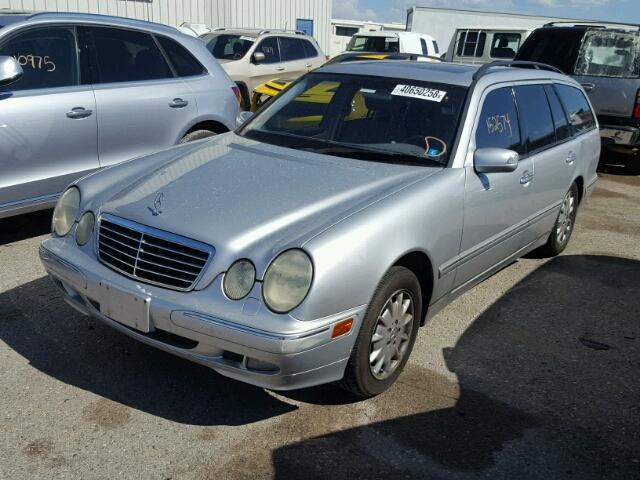 WDBJH82J03X087605 - 2003 MERCEDES-BENZ E 320 4MAT SILVER photo 2