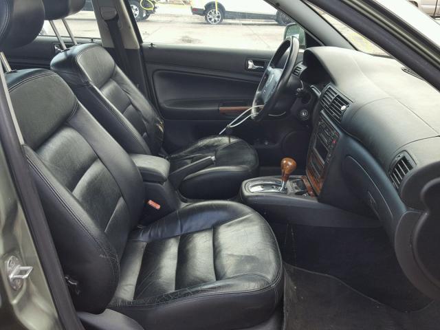 WVWRH63BX1P103676 - 2001 VOLKSWAGEN PASSAT GLX GREEN photo 5