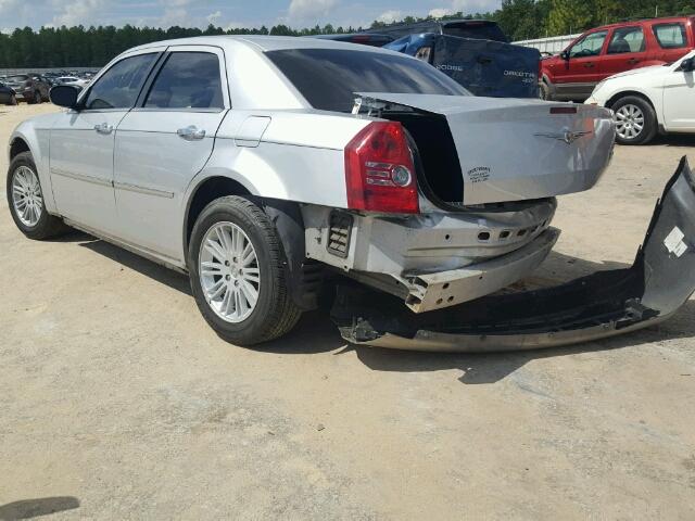 2C3CA4CD4AH208982 - 2010 CHRYSLER 300 SILVER photo 3