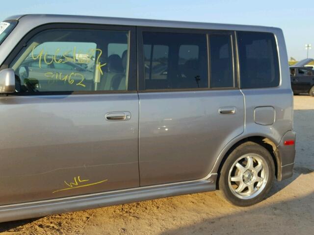 JTLKT324064119450 - 2006 TOYOTA SCION XB SILVER photo 9