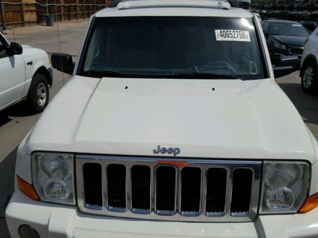 1J8HG58N48C155391 - 2008 JEEP COMMANDER WHITE photo 9