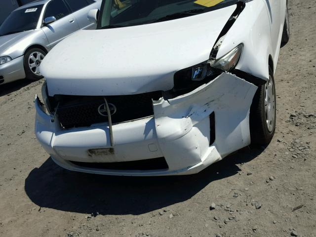 JTLKE50E281038827 - 2008 TOYOTA SCION XB Weiß Foto 9