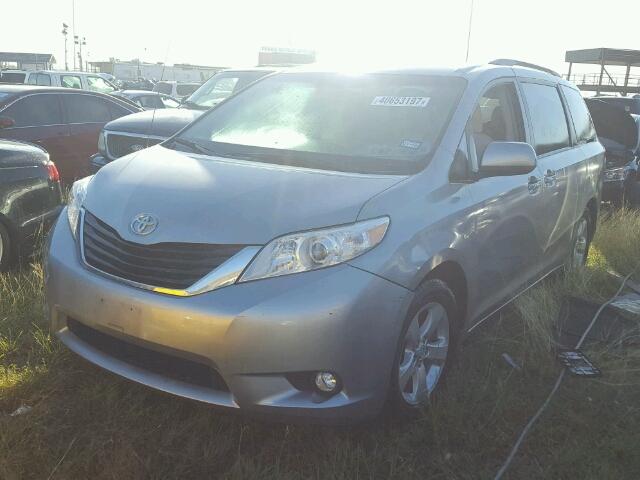 5TDKK3DC6ES443055 - 2014 TOYOTA SIENNA LE SILVER photo 2