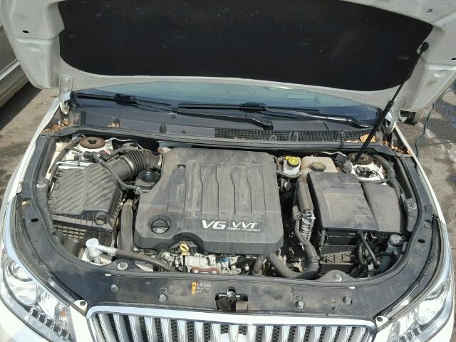 1G4GJ5E34CF178048 - 2012 BUICK LACROSSE T WHITE photo 7