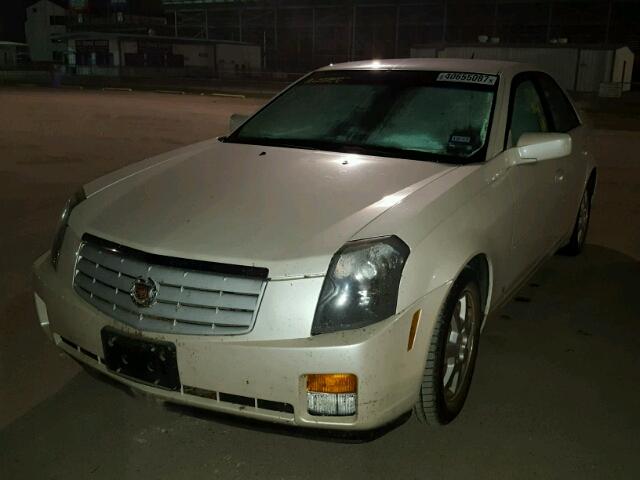 1G6DP577370119042 - 2007 CADILLAC CTS WHITE photo 2