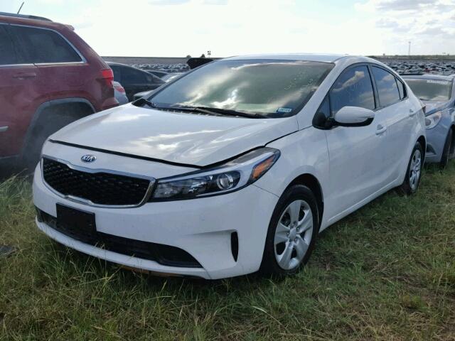 3KPFK4A73HE050014 - 2017 KIA FORTE LX WHITE photo 2