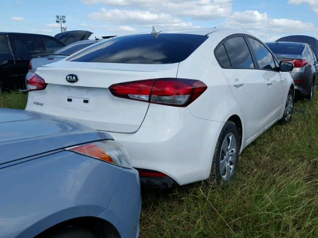 3KPFK4A73HE050014 - 2017 KIA FORTE LX WHITE photo 4