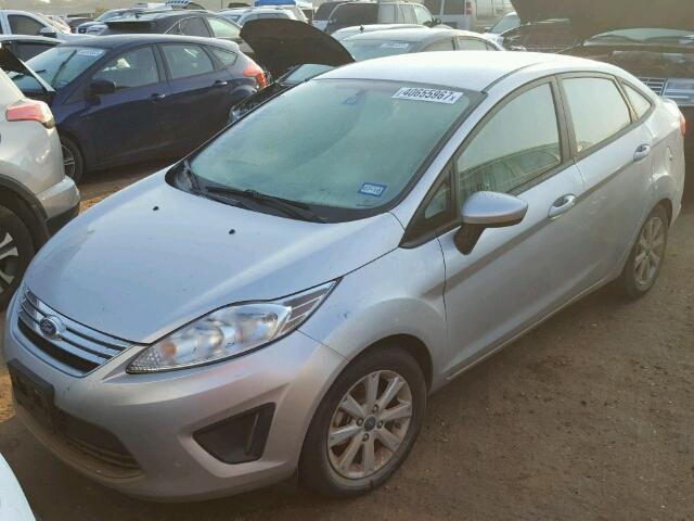 3FADP4BJ5CM102489 - 2012 FORD FIESTA SILVER photo 2