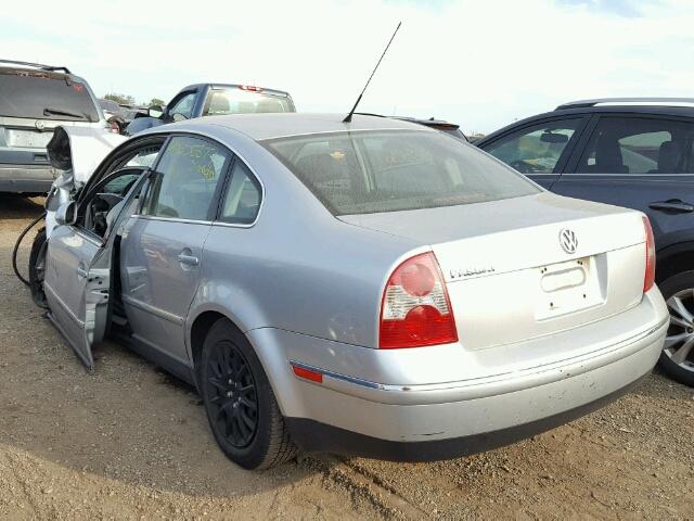 WVWMD63B65E013545 - 2005 VOLKSWAGEN PASSAT SILVER photo 3