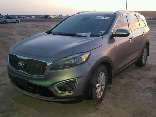 5XYPG4A57HG284177 - 2017 KIA SORENTO GRAY photo 2