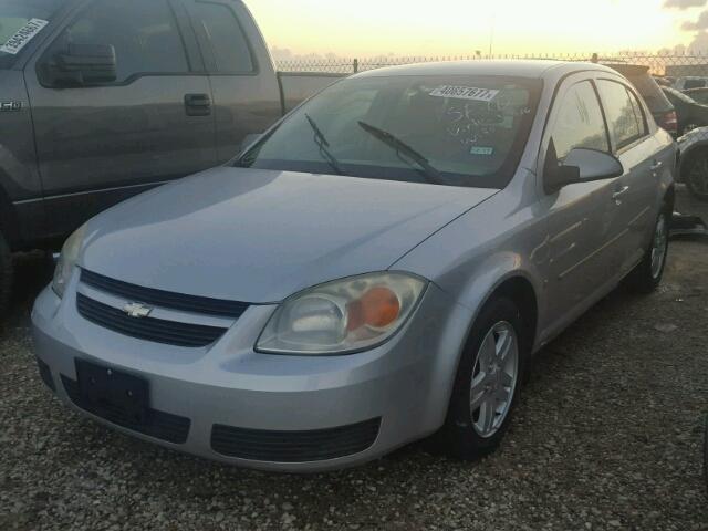 1G1AL55F867702422 - 2006 CHEVROLET COBALT SILVER photo 2