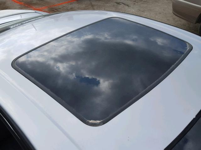 1G8ZY12751Z258120 - 2001 SATURN SC2 SILVER photo 9