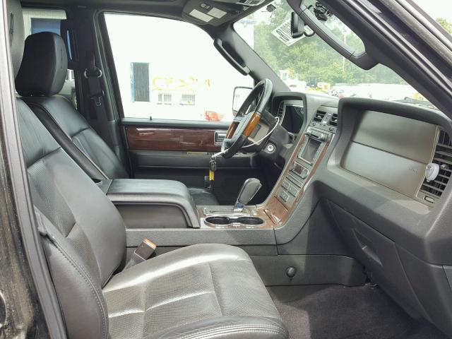 5LMJJ3J50BEJ05746 - 2011 LINCOLN NAVIGATOR შავი ფოტო 5