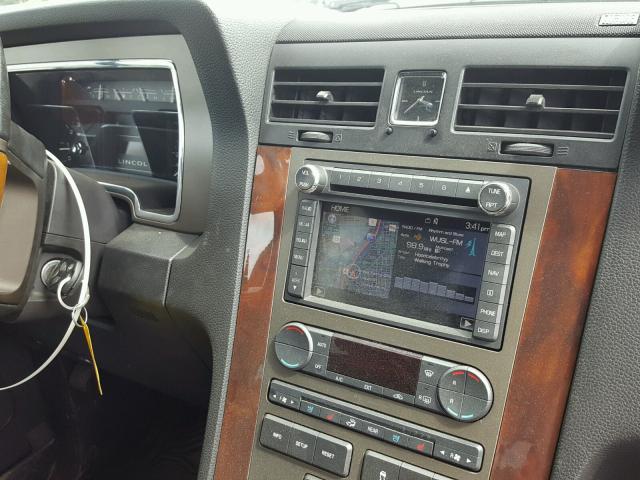 5LMJJ3J50BEJ05746 - 2011 LINCOLN NAVIGATOR შავი ფოტო 9