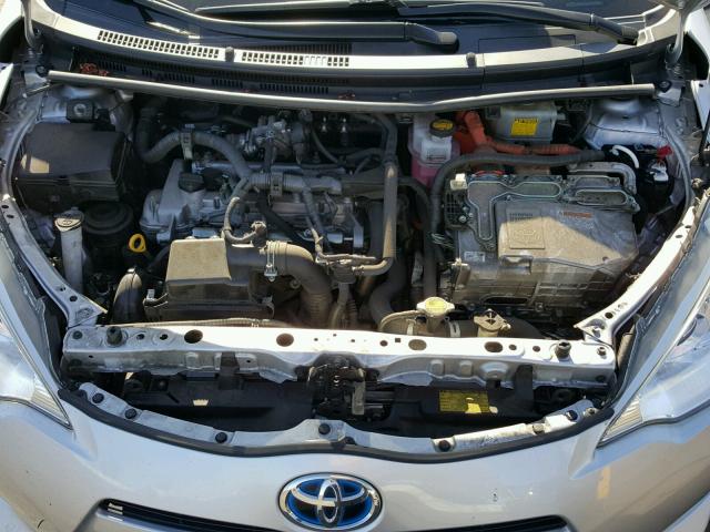 JTDKDTB31E1074860 - 2014 TOYOTA PRIUS C SILVER photo 7