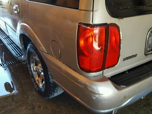 5LMFU28A0YLJ29799 - 2000 LINCOLN NAVIGATOR BEIGE photo 9