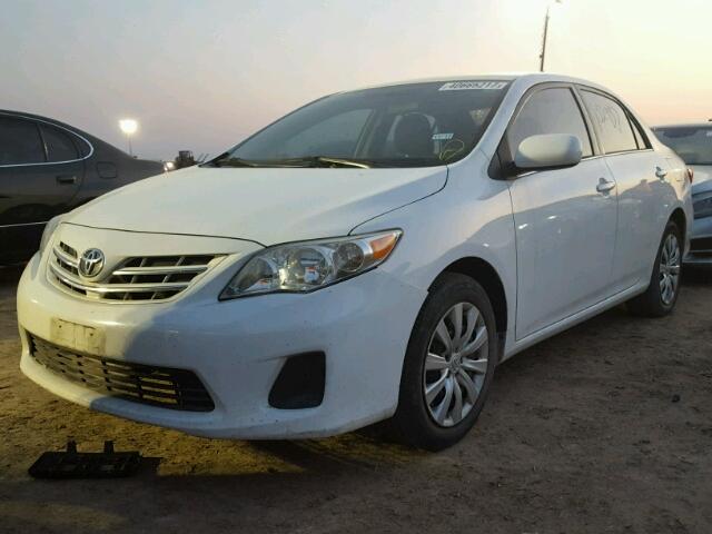 5YFBU4EE2DP224889 - 2013 TOYOTA COROLLA WHITE photo 2