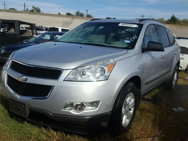 1GNKRFED9BJ304591 - 2011 CHEVROLET TRAVERSE SILVER photo 2