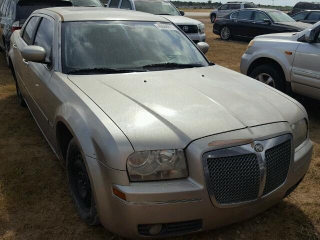 2C3LA53G37H692572 - 2007 CHRYSLER 300 TAN photo 1