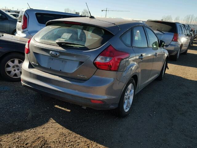 1FADP3K27EL184541 - 2014 FORD FOCUS GRAY photo 4