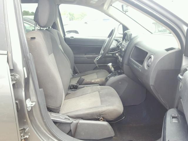 1C4NJCBA5CD553833 - 2012 JEEP COMPASS SP 银色 照片 5