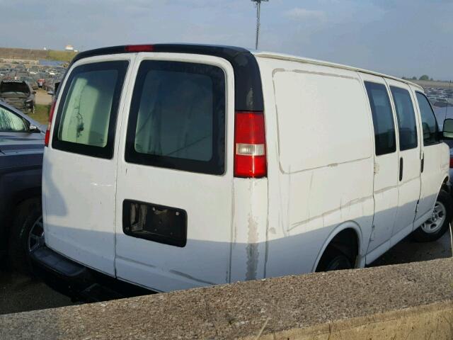 1GCGG25C391137787 - 2009 CHEVROLET EXPRESS G2 WHITE photo 4