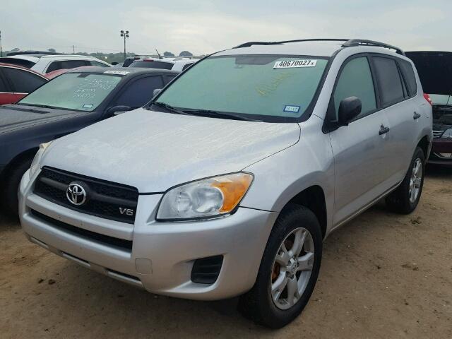 2T3BK4DV7BW051946 - 2011 TOYOTA RAV4 银色 照片 2