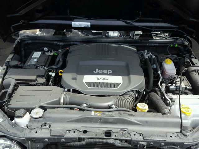 1C4AJWAG4HL704955 - 2017 JEEP WRANGLER S შავი ფოტო 7