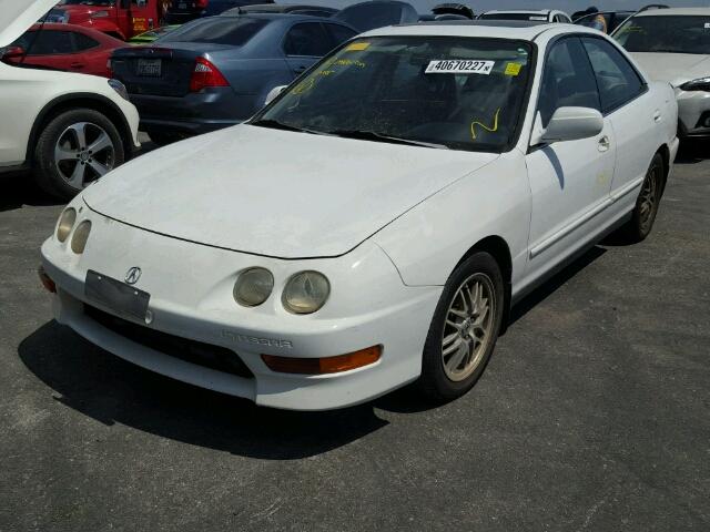 JH4DB765XYS000755 - 2000 ACURA INTEGRA LS WHITE photo 2