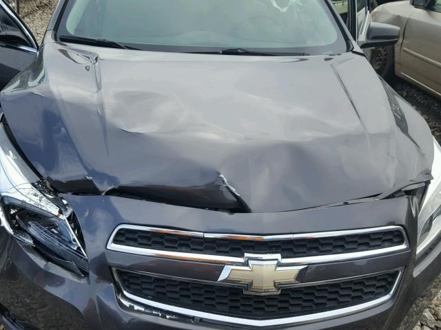 1G11B5SA8DF130833 - 2013 CHEVROLET MALIBU LS ნაცრისფერი ფოტო 7