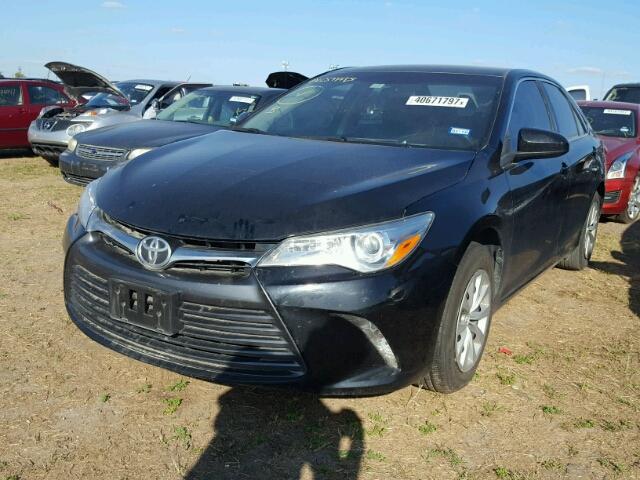 4T4BF1FK3FR460679 - 2015 TOYOTA CAMRY LE BLACK photo 2