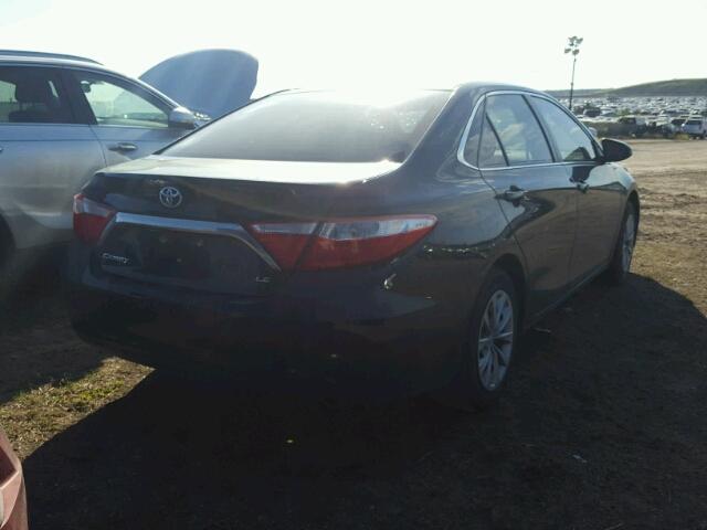 4T4BF1FK3FR460679 - 2015 TOYOTA CAMRY LE შავი ფოტო 4