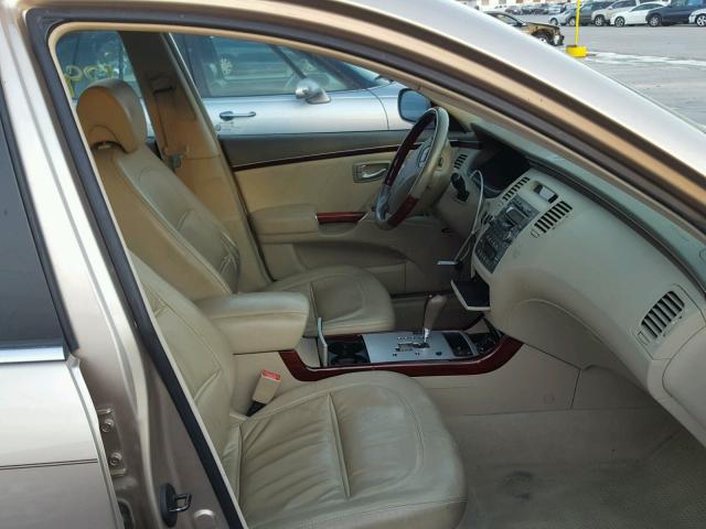 KMHFC46F16A044768 - 2006 HYUNDAI AZERA SE TAN photo 5